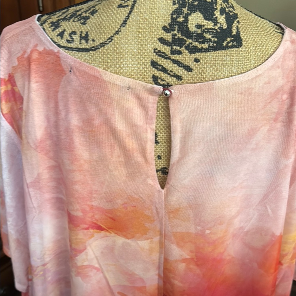 B.L.E.U. Elegant Tunic Top - Picture 4 of 4